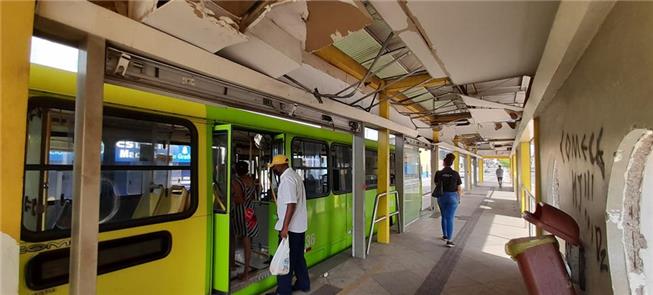 Estação Macaúba do BRT, em Teresina: abandono