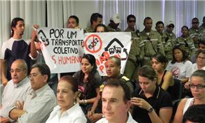 Estudantes em Aracaju: protesto silencioso