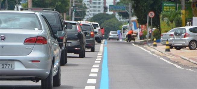 'Faixa Azul' na av. Mário Ypiranga