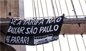 Faixa de manifestação organizada pelo Movimento Pa