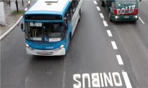 Faixa exclusiva de ônibus em São Paulo