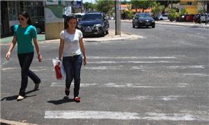 Faixas de pesdestre apagadas em Teresina