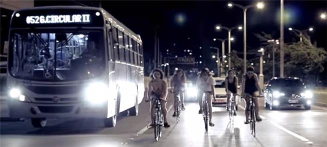 Filme: Respeita as Minas de Bike