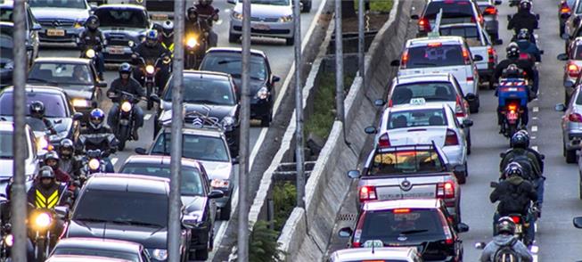 Frota de motos, e acidentes, aumentaram nos último