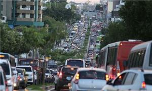 Frota de veículos no Amazonas é uma das que mais c