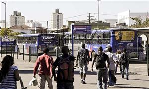 Integração com ônibus na estação Capão Redondo