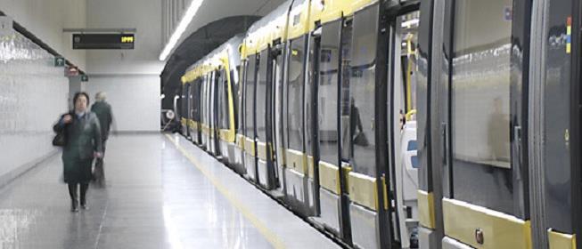 Interior de estação do 'Metro do Porto', em Portug