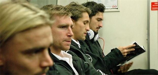 Jogadores da seleção alemã no metrô de Londres