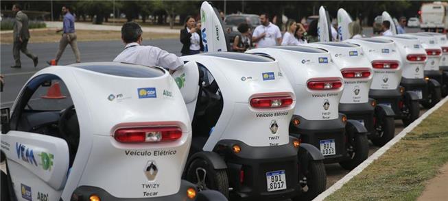 Lançado serviço de minicarros elétricos no DF