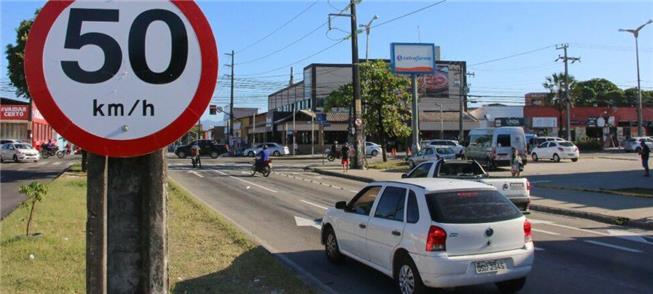 Limite de velocidade em vias de Fortaleza vem send