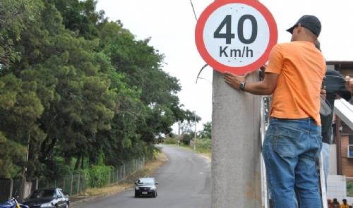 Mais de 5 mil placas de trânsito reinstaladas em B