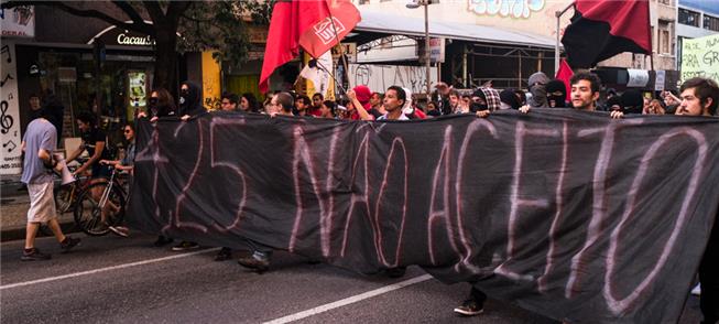 Manifestações em Curitiba contra o aumento da tari
