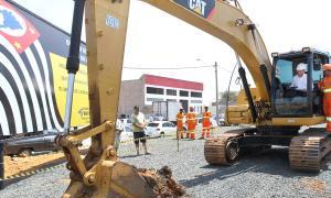 Máquinas trabalhando na nova rodovia