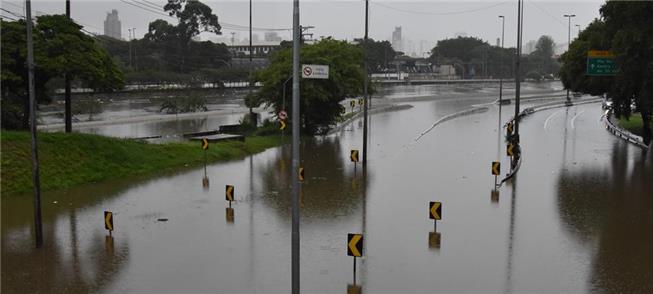 Marginal do Tietê, em São Paulo, na segunda-feira