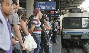 Metrô da capital tem plataformas cheias nos horári