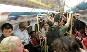 Metrô foi o único meio de transporte que passou no