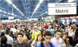 Metrô lotado
