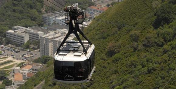 Moradores protestam contra instalação de teleféric