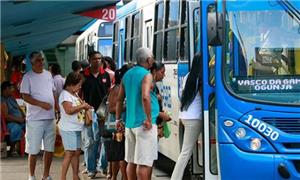 Moradores protestaram por melhorias no transporte