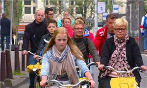 Na Holanda, o trânsito de bicicletas é intenso