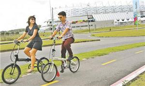 Nem ônibus, nem metrô: torcedor vai de bicicleta n