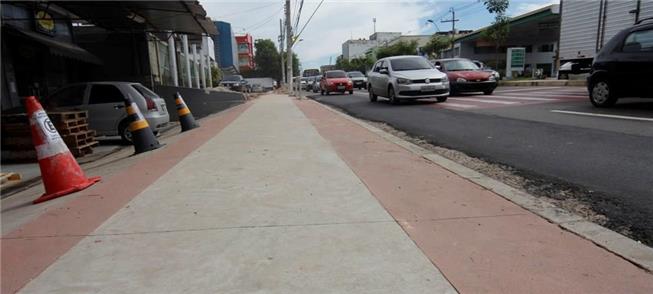 Nova calçada na av. Djalma Batista, em Manaus