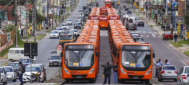 Novos ônibus urbanos em Curitiba