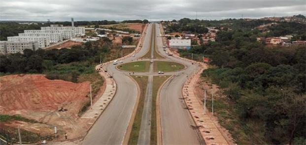 Obra de ciclovia na MT-251, que vai a Chapada dos