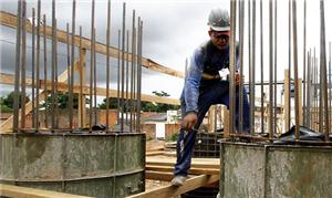 Obra de viaduto do VLT na Grande Cuiabá