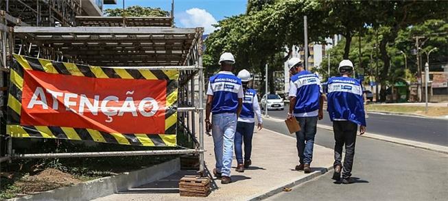 Obras do circuito Barra-Ondina retiram espaço do p