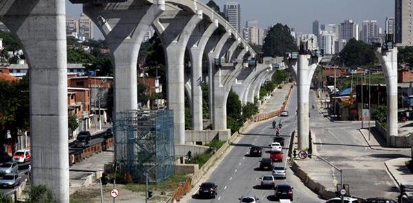 Obras do monotrilho em SP, paradas desde início do