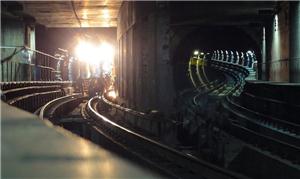 Obras no interior dos túneis do metrô de SP