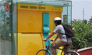 Onde caberiam 4 carros, cabem 92 bicicletas