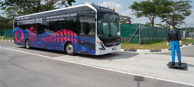 Ônibus autônomo em teste em Singapura