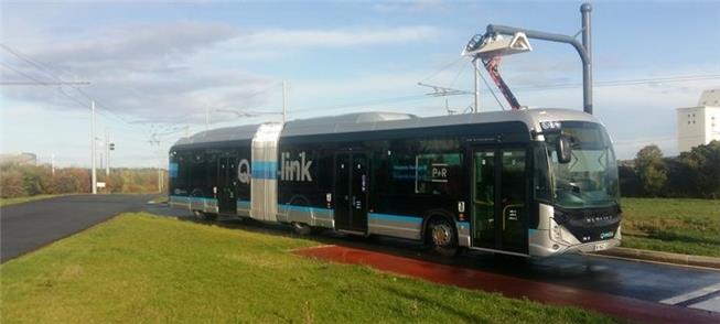 Ônibus elétrico com sistema de carga rápida