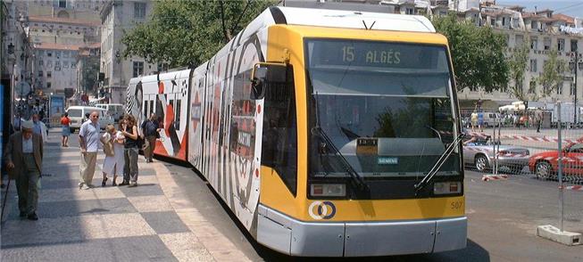 Ônibus elétrico que circula em Lisboa