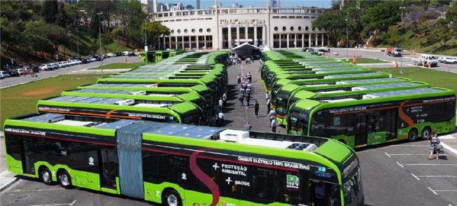 Ônibus elétricos parados, por não ter como carrega