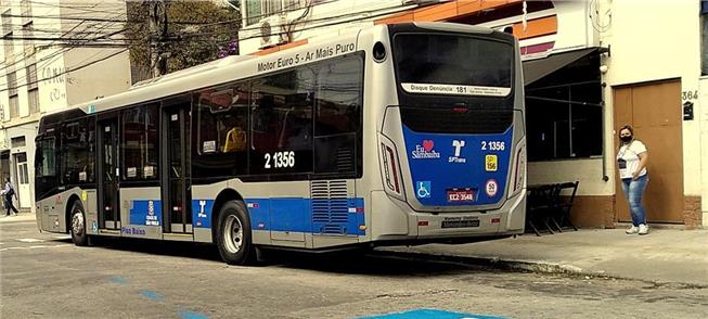 Ônibus em via da capital paulista