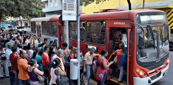 Ônibus perde três milhões de passageiros por dia,