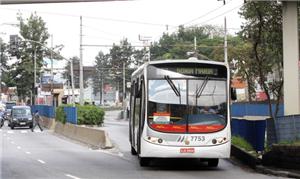 Os ônibus intermunicipais podem dividir espaço com