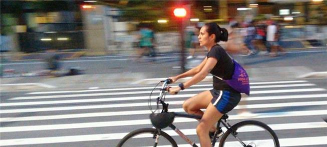 Pamela pedala 24 km. Parte do trajeto poderia ser