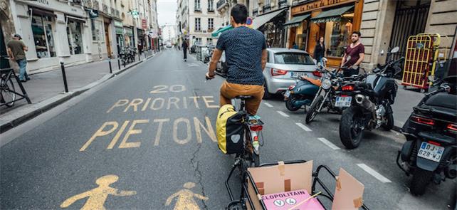 Paris: limite aos carros e incentivo à mobilidade