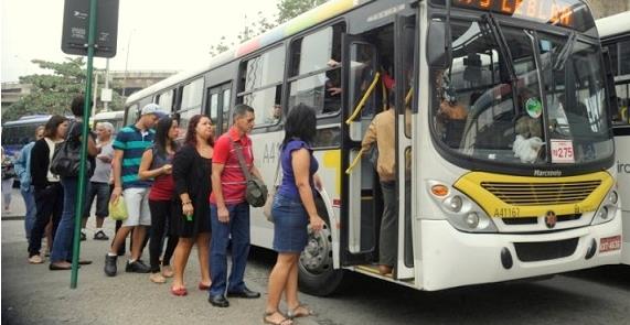 Passageiros de ônibus estariam indo para o serviço