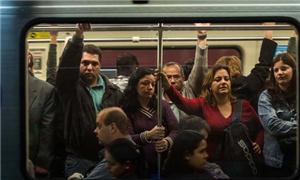 Passageiros no metrô de São Paulo: lotação máxima
