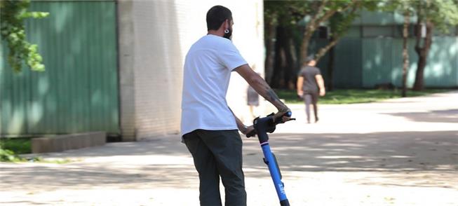 Patinetes agradam o brasiliense pelos deslocamento
