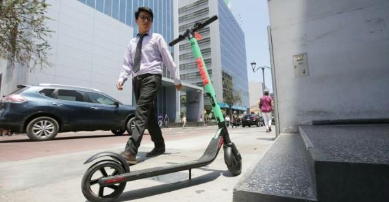 Patinetes, furor também entre os peruanos, só na c