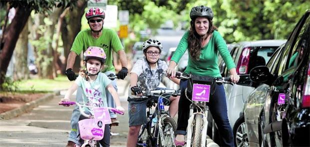 Pedal em família nas ruas de BH