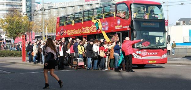 Pela mobilidade, Amsterdã já proibiu ônibus no cen