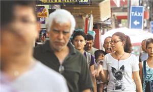 Pessoas no centro do Recife