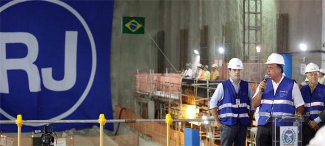 Pezão na chegada do tatuzão à Ipanema